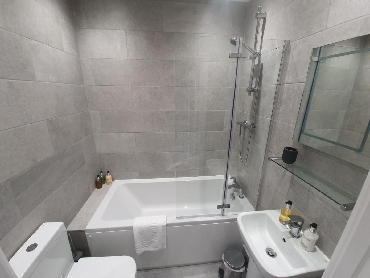 Park View Two-Bedroom Apartment Бат Экстерьер фото